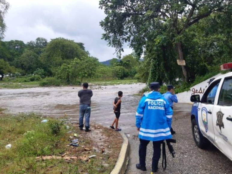 San Pedro Sula sufre inundaciones tras lluvias provocadas por Iota.