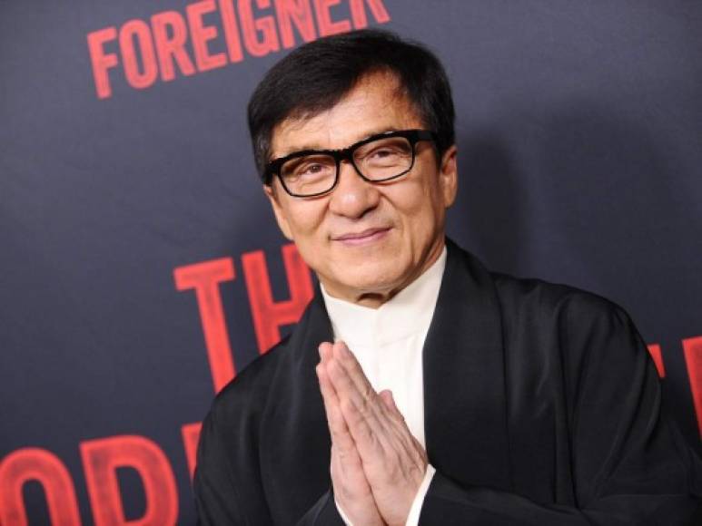 El actor chino Jackie Chan se encarga de cerrar la lista tras ganar 40 millones de dólares con sus últimas películas.