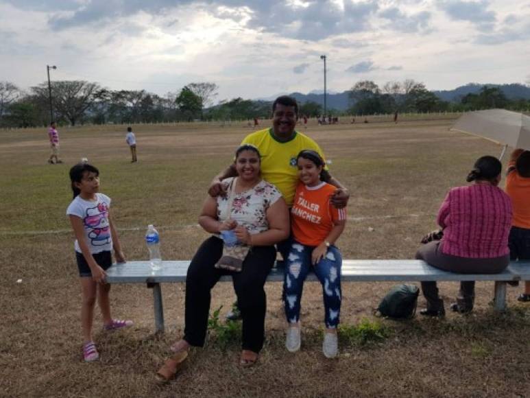 Joyce Sánchez le dice a su padre que lo ama mucho.