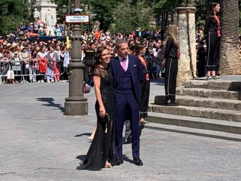 Cristobal Soria, el comentarista deportivo de 'El Chiringuito' y conocido por su antimadridismo sorprendió al aparecer en la boda de Sergio Ramos.