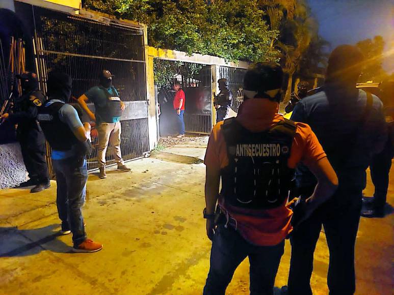 La Unidad Antisecuestros de la Dirección Policial de Investigaciones allanó una vivienda en las últimas horas en la colonia Satélite, de San Pedro Sula, en donde se encontró un vehículo que presuntamente fue utilizado en el secuestro del ingeniero Jean Carlo Marie. 