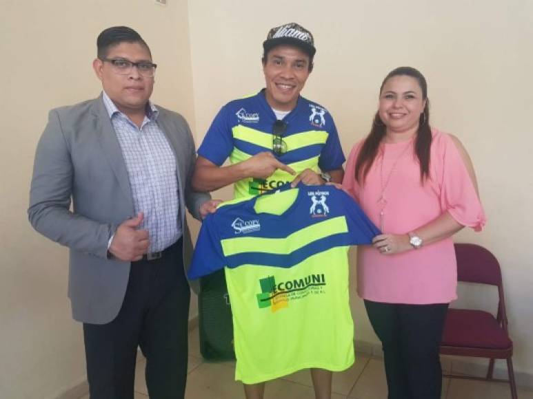 El mediocampista hondureño Julio César Rambo de León regresa al fútbol catracho; pero ahora estará jugando en Olancho FC de la segunda división.