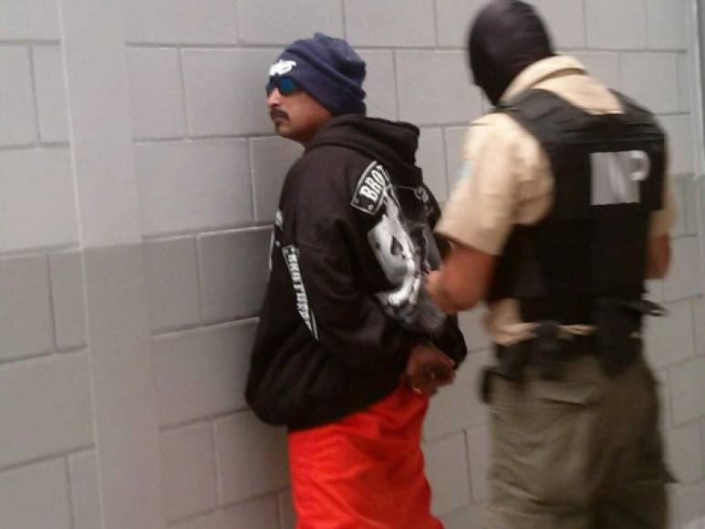 Un total de 37 pandilleros de alta peligrosidad fueron trasladados de la Penitenciaría Marco Aurelio Soto en Támara a una cárcel de máxima seguridad 'El Pozo' en Santa Bárbara.