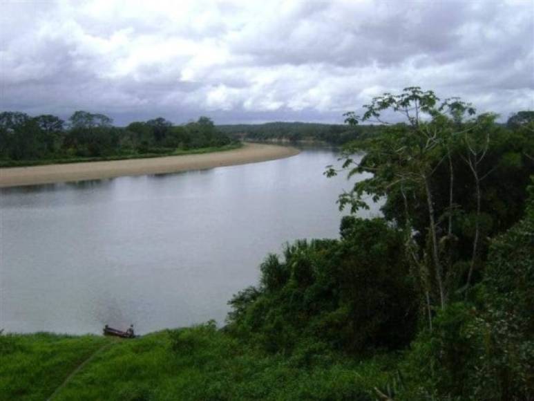 2 | Rio Coco o Segovia (Honduras y Nicaragua) - 680 kilómetros - Imponente cuenca fluvial que nace en Honduras y se extiende por la Mosquitia y la frontera con Nicaragua. Desemboca en el Atlántico.