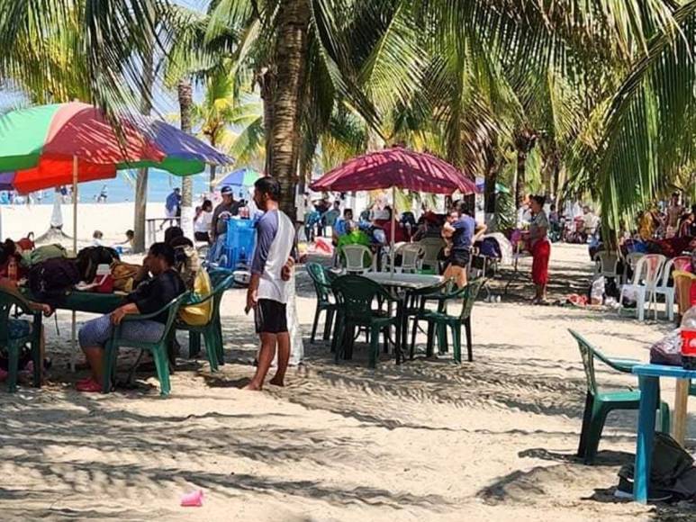 Con la llegada del verano las playas de Tela, Atlántida, Puerto Cortés y La Ceiba comenzaron estar concurridas este este fin de semana por turistas locales y de otras ciudades.