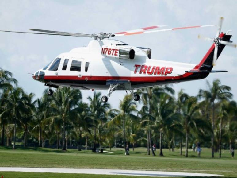 Donald Trump renovó por completo su helicóptero Sikorsky S-76, gastando unos US$ 750,000 en la remodelación, que incluyó varios enchapados en oro de 24 quilates.