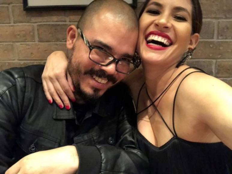 Casado con la ex miss Universo nicaraguense, Xiomara Blandino con la que tiene dos hijos, Murillopertenece a una banda de rock llamada Ciclo.