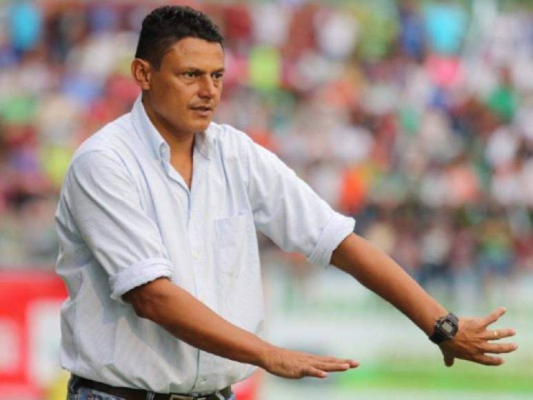 El hondureño Emilio Umanzor alcanzó a llegar a segunda división con el Social Sol, pero no alcanzó a llegar a primera. Como entrenador salió campeón con la Real Juventus y clasificó a Honduras a un Mundial Sub-17.