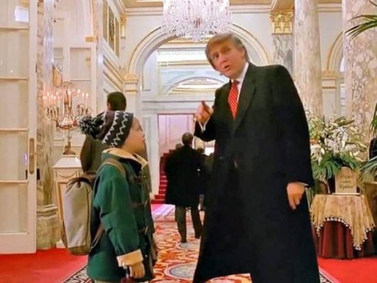 En 'Mi pobre angelito 2', de 1992, Trump le da indicaciones al pequeño Kevin McCallister (Macaulay Culkin). Buen número de escenas fueron grabadas en el Hotel Plaza de la ciudad de Nueva York, cuyo propietario en esa época era el mismísmo Trump.<br/>De modo que cuando el magnate solicitó aparecer en la película, los productores no podían decir que no.