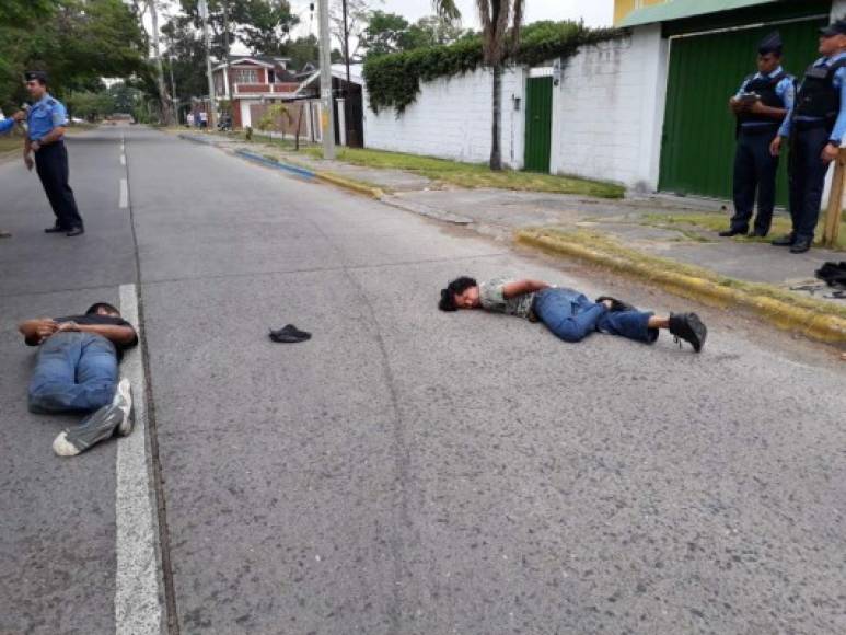 Los nombres de los detenidos son Melvin Gómez y Marcos Núñez, quienes argumentaron 'que se metieron a esas casas para protegerse, porque los querían matar'.