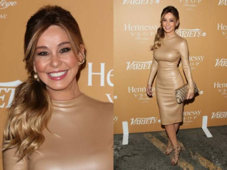 El pasado 30 de septiembre, Myrka llegó a un evento de Variety Latino donde lució un look monocromático en un traje pegado al cuerpo en tono caramelo.