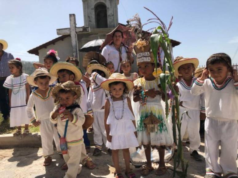 La tierra de Lempira se vistió de fiesta.