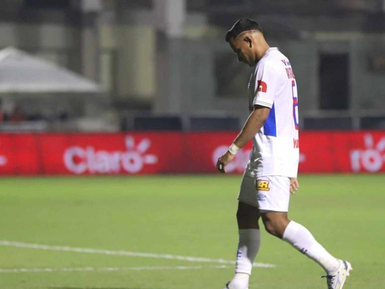 Edwin Rodríguez dejó al Olimpia a los 35 minutos del primer tiempo. Sin embargo, sus compañeros sacaron la casta y lo pudieron ganar. ¿Qué hizo el volante tras la roja ?