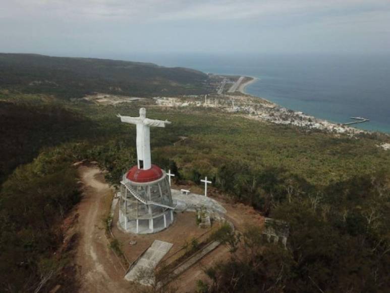 La isla es un área natural protegida desde 2000 por su gran belleza y riqueza ambiental.