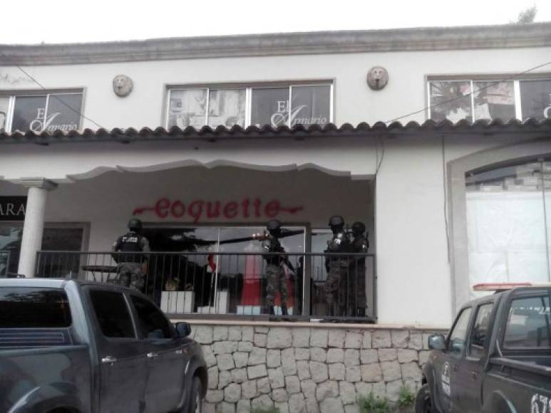 Una tienda ubicada frente a Casa Presidencial en Tegucigalpa fue allanada por los efectivos de la Policía Militar.