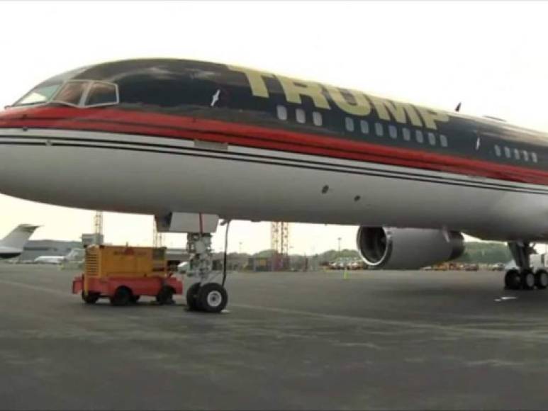 Donald Trump tiene un Boeing 757 de US$ 100 millones y viaja a alguna de sus otras mansiones.