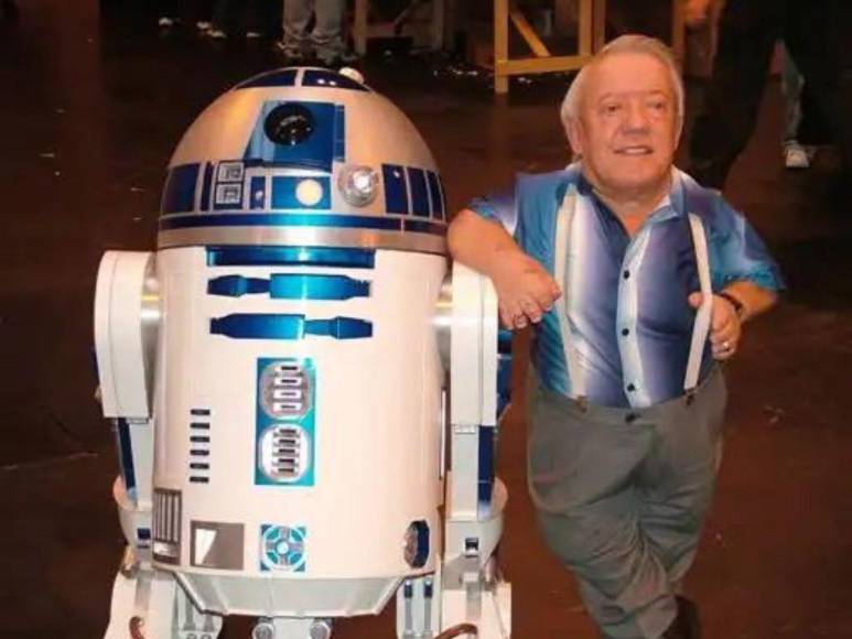 Kenny Baker: fue quien interpretó a R2-D2 durante toda la saga de ‘Star Wars’; falleció a la edad de 81 años en 2016.