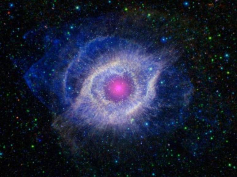Nebulosa Hélice. <br/><br/>Se trata de una nebulosa planetaria situada en la constelación de Acuario. <br/>Esta nebulosa es una estrella moribunda que lanza una rabieta cósmica.<br/>La nebulosa se formó por una estrella similar al Sol en los últimos momentos de su vida. <br/>La Nebulosa de la Hélice se encuentra a 694,7 años luz de distancia de la Tierra.