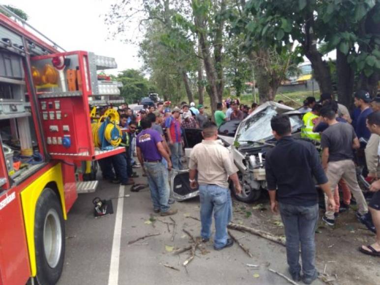 Víctor Cabellero se estrelló contra un árbol plantado en una mediana de la carretera CA-5.