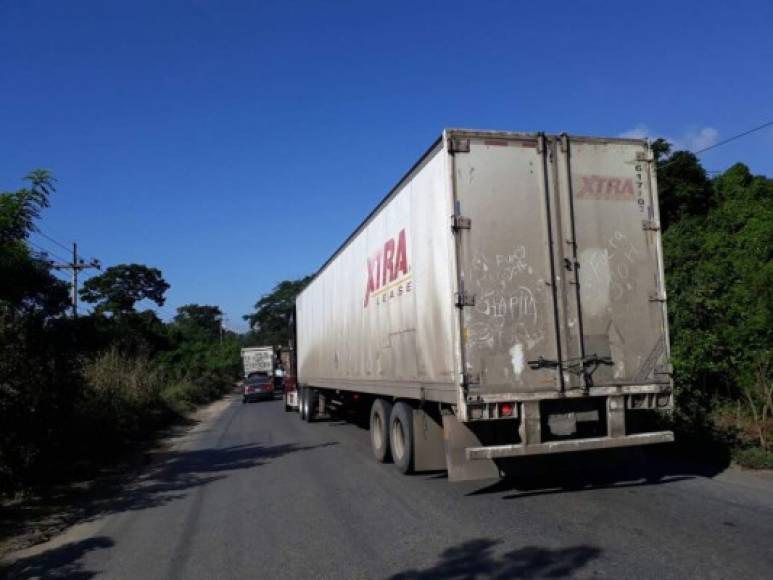 Otra de las importantes carreteras desocupadas hoy es la que va de San Pedro Sula al occidente, hasta pegar en las fronteras con Guatemala y El Salvador, después de varias días tomada por manifestantes.<br/>