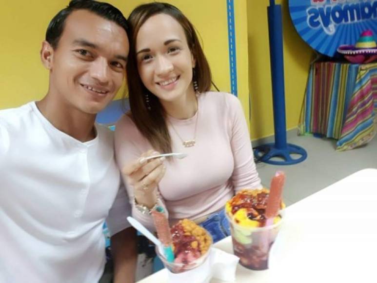 El futbolista hondureño Odis Borjas, del Real España, está casado con la periodista hondureña July Carranza.