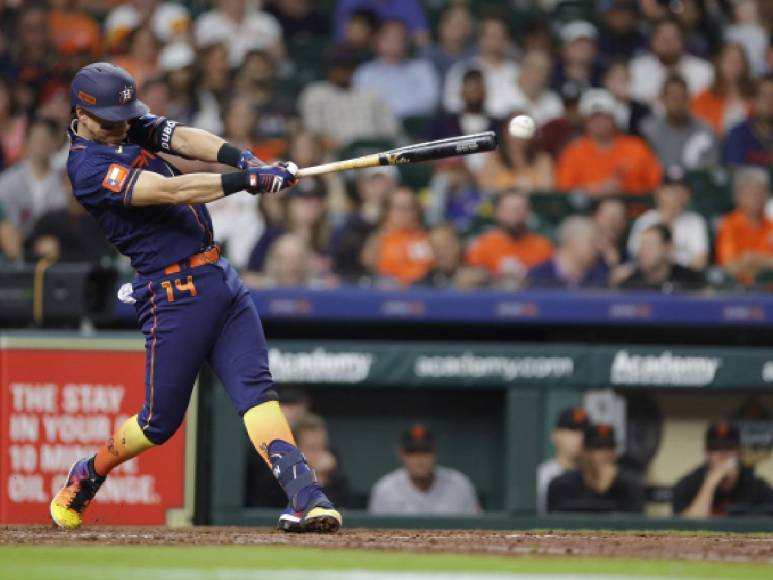A pesar de que se le acabó la racha de hits, el catracho sigue demostrando que está a un alto nivel con los Astros de Houston en esta temporada en la Grandes Ligas.