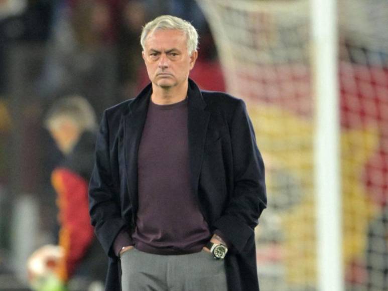 Según la Gazzetta dello Sport, los dueños del Newcastle tienen como deseo contratar a José Mourinho como entrenador. El luso tiene contrato con la Roma hasta junio del 2024.