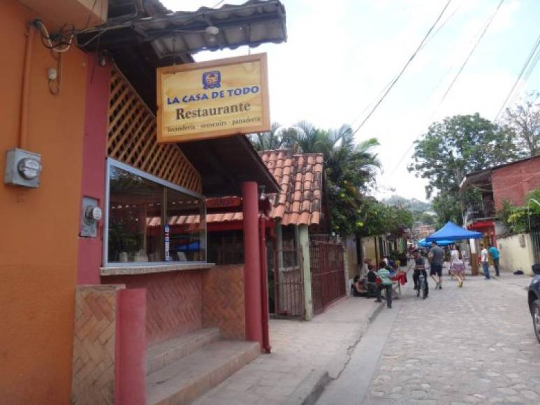 La Casa de Todo, uno de los famosos restaurantes de Copán Ruinas, Honduras.