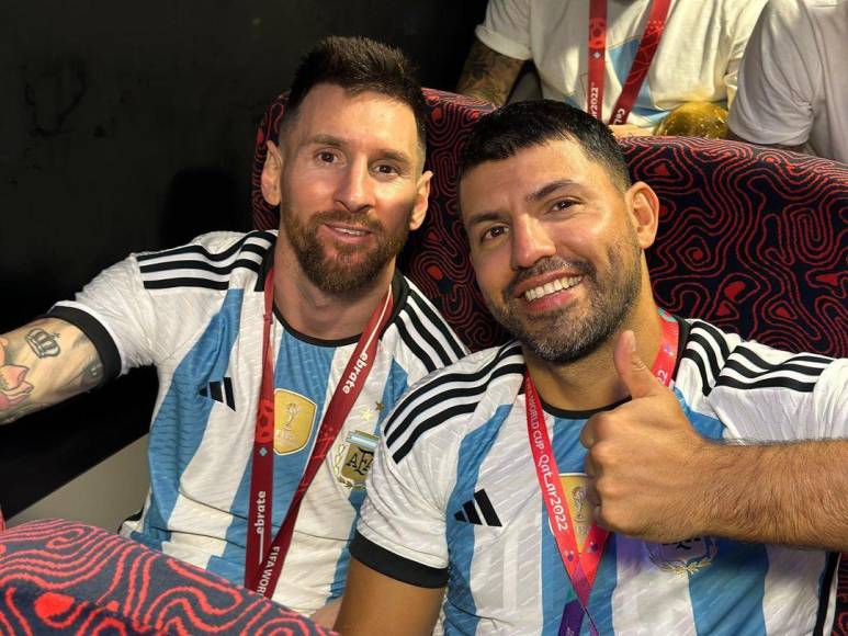 Sergio “Kun” Agüero fue uno de los invitados especiales en la selección de Argentina y en todo momento estuvo con su gran amigo Lionel Messi.