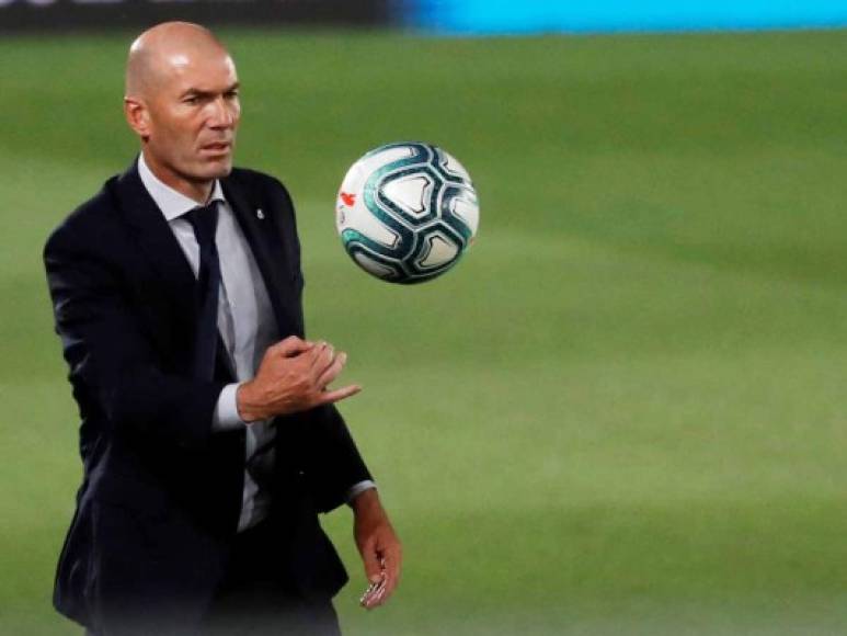 Zinedine Zidane despejó las dudas a la hora de confeccionar el once que puede darle al Real Madrid su 34º título liguero.
