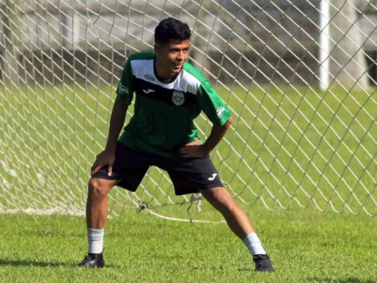 El joven centrocampista Cristhian Cálix sigue sin renovar contrato con el Marathón. El jugador está concentrado con la Sub-20.