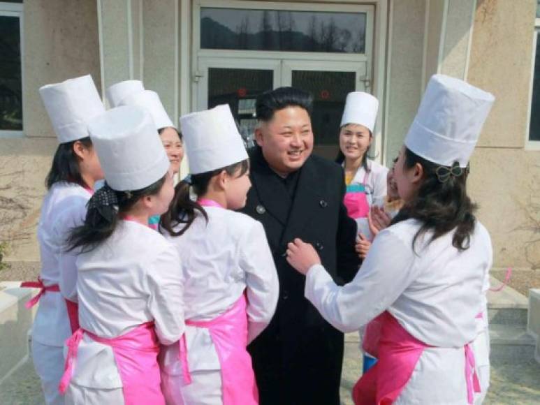 Este 'escuadrón', compuesto por adolescentes vírgenes, fue creado por Kim Il-sung, su abuelo y fundador de la nación.