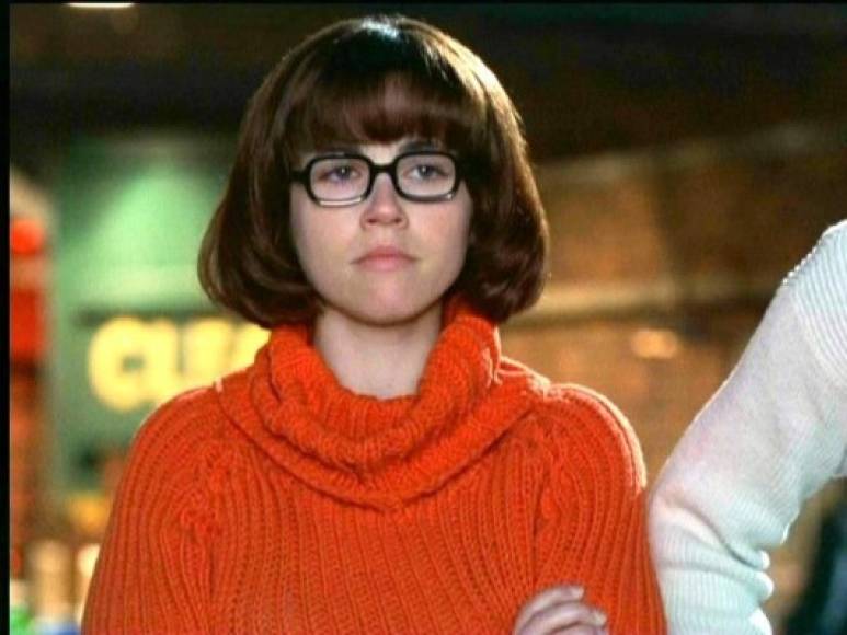 Scooby-Doo ► Siendo ya una actriz exitosa y famosa, Linda Cardellini decidió darle vida al papel de Velma, uno de los detectives del equipo de Scooby-Doo.