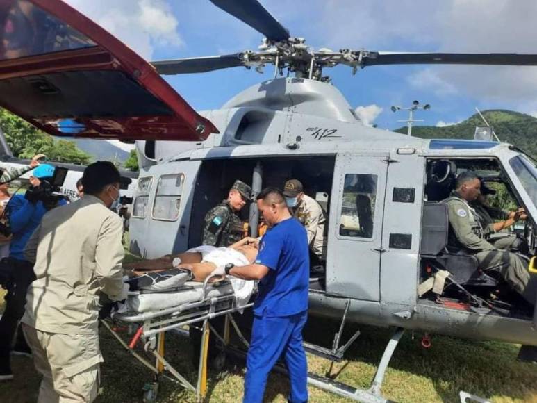 Ariel Girón fue trasladado en un helicóptero este jueves por las Fuerzas Armadas y el Cuerpo de Bomberos desde el sector de Chamelecón de San Pedro Sula hasta el Hospital Militar en Tegucigalpa.