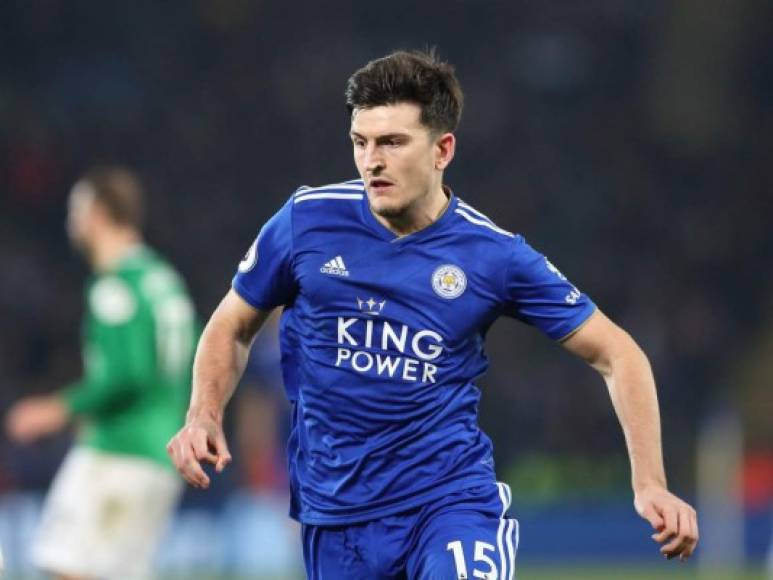 El Manchester City fcihará al defensa inglés Harry Maguire. Así lo asegura el Daily Star, que cuenta que los 'citizens' se habrían adelantado al Manchester United en la contratación del internacional inglés. Podrían pagar más de 80 millones por el del Leicester.