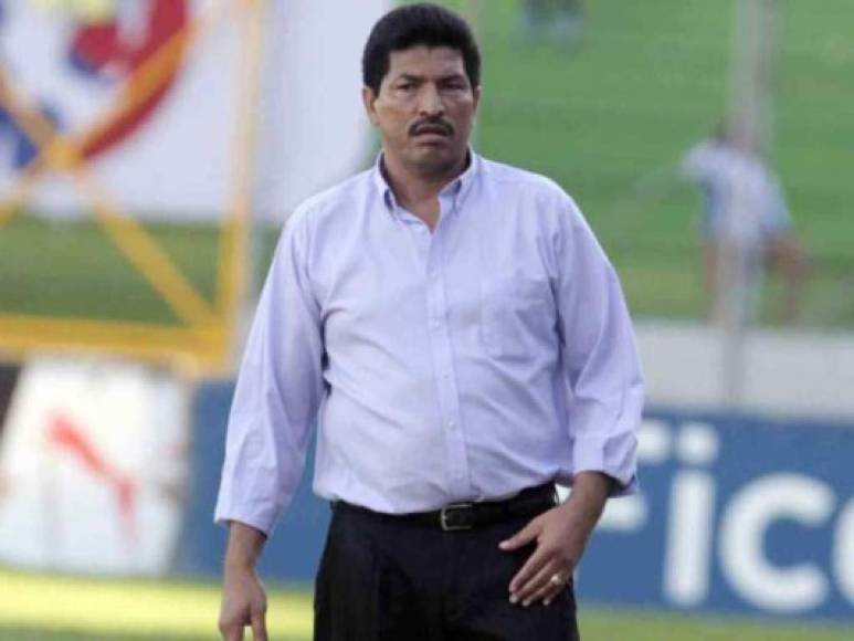 Carlos Martínez es otro de los entrenadores que se menciona pueda dirigir al Vida en caso de no llegar a un acuerdo con Héctor Castellón.