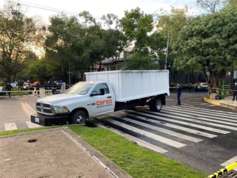 En esta camioneta quedó el armamento de los que atentaron contra Omar García Harfuch.