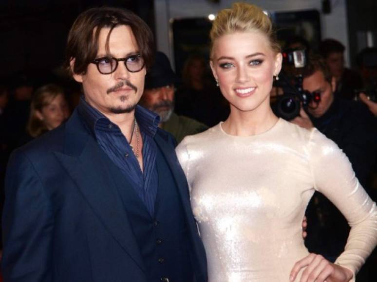 Amber, que tuvo una tormentosa relación con el actor Johnny Depp, ya no oculta su amor por la directora y ha sido captada junto a esta en varias ocasiones.