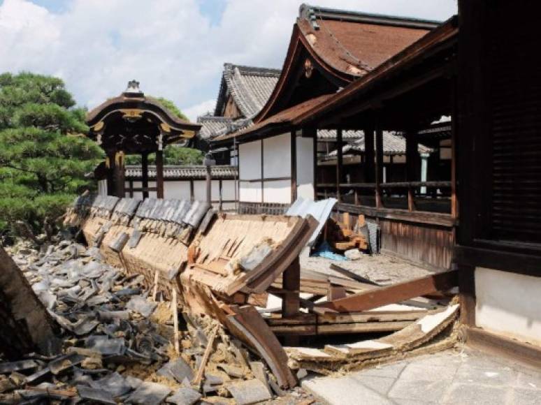 El primer ministro nipón Shinzo Abe prometió 'los máximos esfuerzos para tratar la situación y reparar las infraestructuras'.