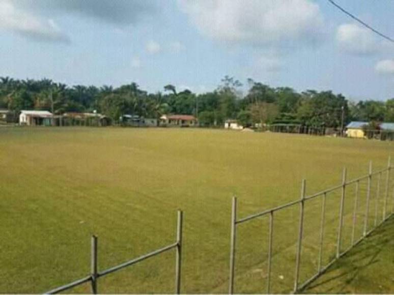 La cancha ubicada en la Ceibita, en Esparta, Atlántida.