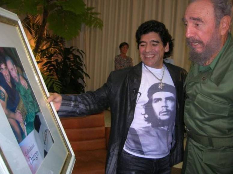 La camiseta de Argentina con la que Maradona jugó la repesca ante Australia que permitió a la albiceleste clasificarse para el Mundial de 1994, se encuentra en Cuba.