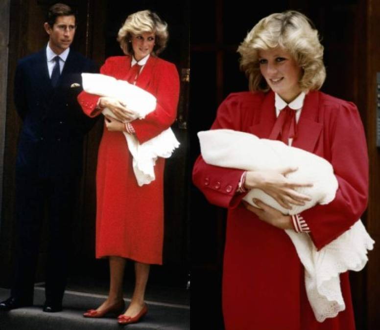 Después de que dio a luz al príncipe Harry en 1984, la princesa Diana emergió con un largo abrigo rojo de Jan van Velden, con una blusa blanca adornada con una cinta escarlata, y unos unos zapatos rojos. <br/><br/>