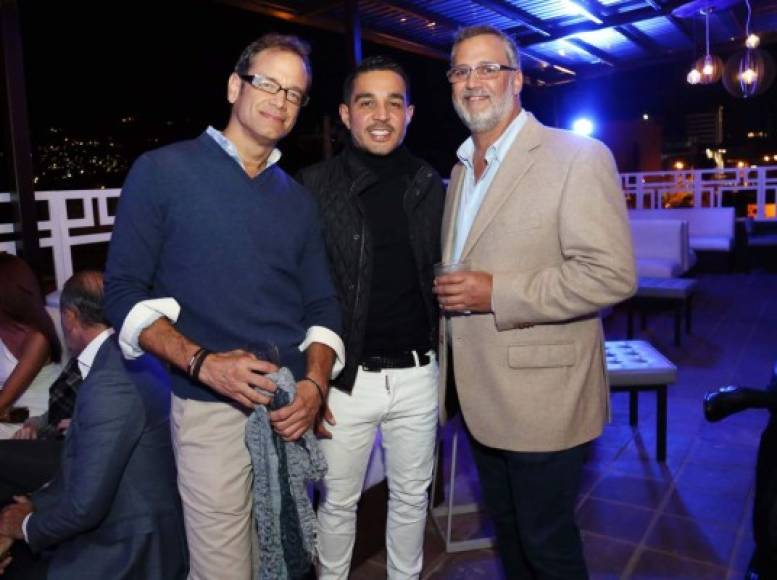 Ricky Torres, Luis Pineda y Eduardo Torres.