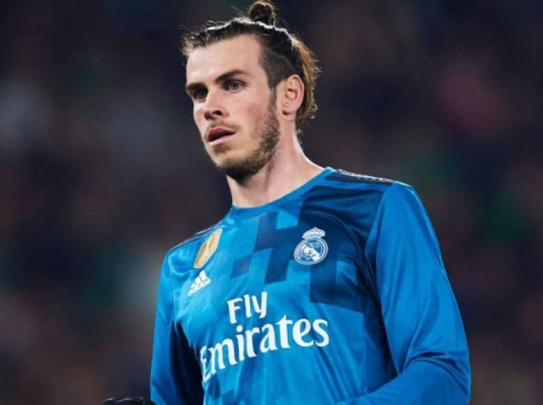 Gareth Bale: El Chelsea, Manchester United y Tottenham se han mostrado interesados en los servicios del delantero galés. Sin embargo, Zidane ha revelado que el atacanyte seguirá en el Real Madrid la próxima campaña.