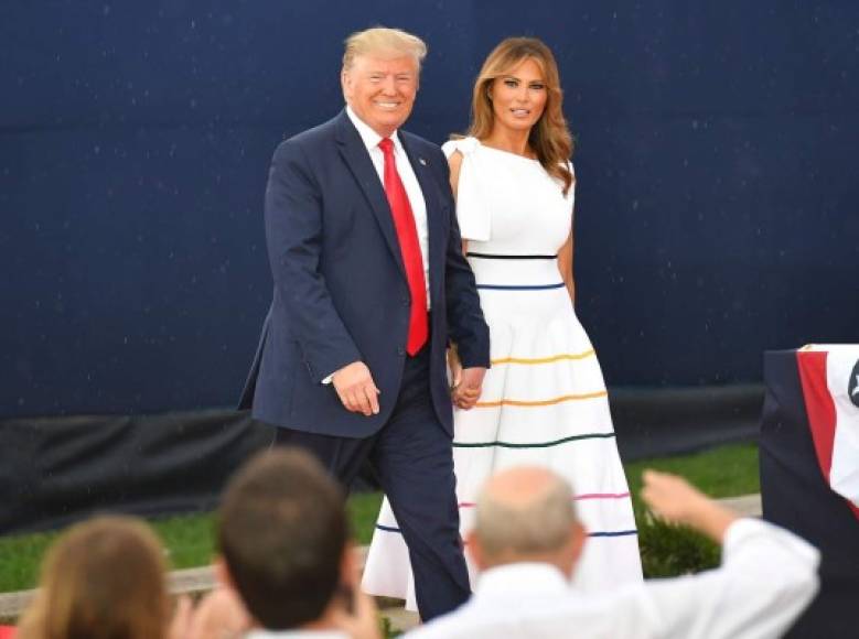 Trump y Melania desearon un feliz Día de la Independencia a sus partidarios previo al esperado discurso del magnate.