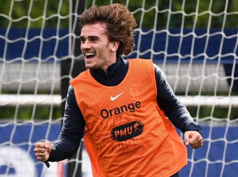 Antoine Griezmann: El delantero francés habló de su futuro luego de que decidió no seguir en el Atlético de Madrid y tras rumores de que lo colocan en el Barcelona. 'Sé dónde voy a jugar la próxima temporada,' comentó en una entrevista a Télematin, aunque no quiso decir el nombre del club al que llegara.<br/>