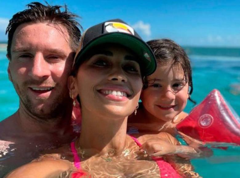 Messi está de vacaciones desde que ganó su primer título argentino, la Copa América, contra Brasil. Tras levantar la copa, el jugador pasó un tiempo en Rosario, su ciudad natal, antes de dirigirse a Estados Unidos.<br/><br/>