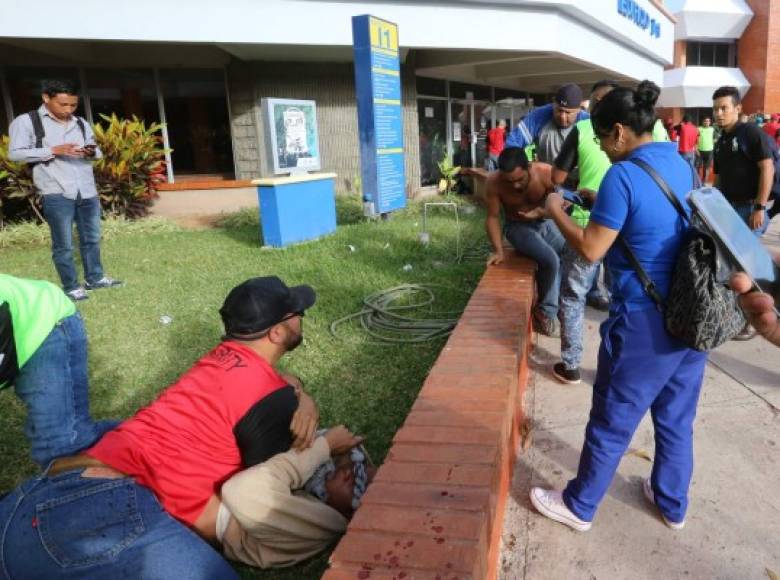 Las autoridades universitarias indicaron ese mismo día que en las instalaciones de la UNAH en Tegucigalpa las diferentes carreras se encuentran 'al limite de pérdidas de días clase, pero aún es rescatable que desarrollen los tres períodos académicos'.<br/>