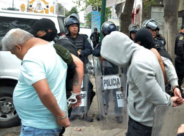 Este barrio popular, donde en el día hay una intensa actividad comercial, es desde hace décadas epicentro de la criminalidad en México, desde donde se controla la venta de droga al menudeo y un mercado negro de armas. EFE