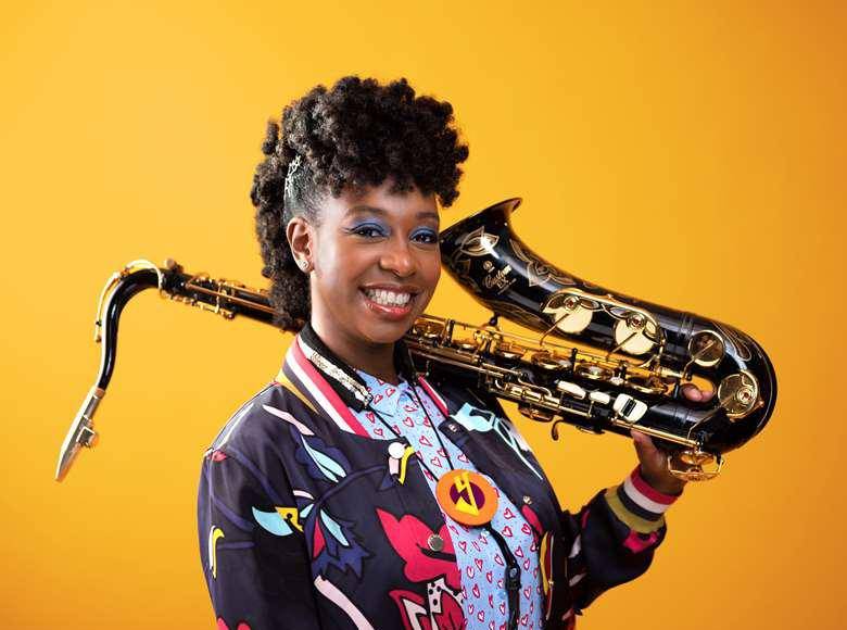 La saxofonista, compositora y locutora británica Yolanda Brown, presidenta de la Industria Fonográfica Británica (BPI), dijo hoy a los medios que es importante “la representación femenina y estoy muy contenta de que lo estemos viendo. Las mujeres son increíbles, son poderosas y podría ser el año de la mujer”.